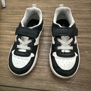 Kids OshKosh BGosh Black and White Sneakers boys size 10M